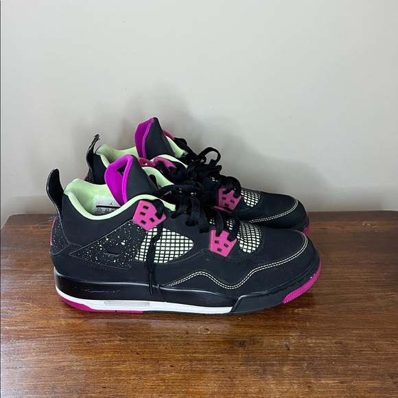 Jordan 4s. Slightly used. - Picture 2 of 4